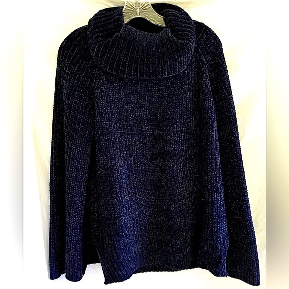 Lucky Brand Sweaters - Lucky Brand cowl neck sweater. S oversized Excellent condition, Extremely Cozy!